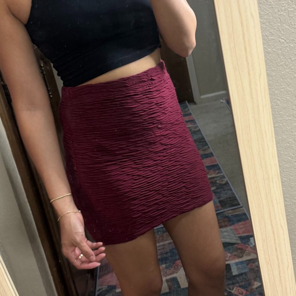 🌈5/$25🌈 F21 Red Skirt